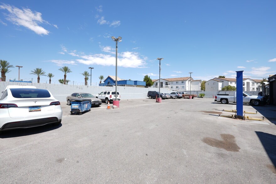 More Photos Of 3206 N Las Vegas Blvd, Las Vegas Auto Dealership For Sale
