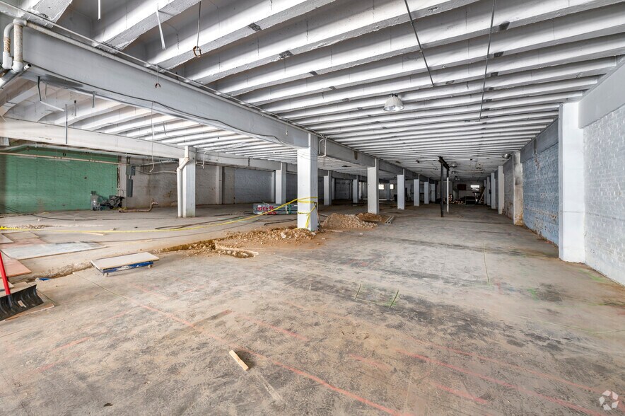 More Photos Of 2240 25th Pl NE, Washington Warehouse For Sale