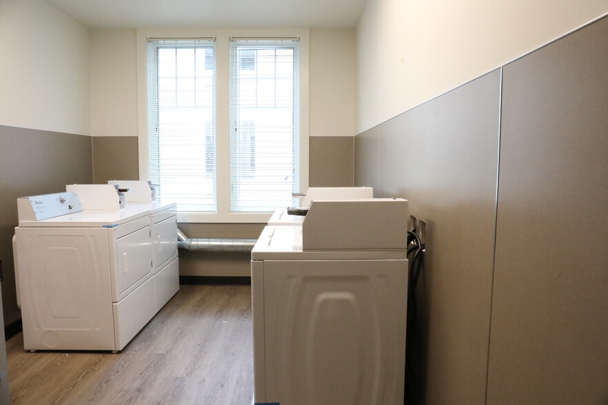 More Photos Of 160 NW Gilman Blvd, Issaquah Office For Lease