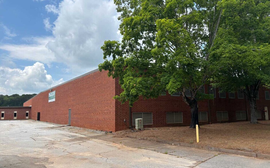 More Photos Of 200 Cherry Hill Rd, Monroe Warehouse For Lease