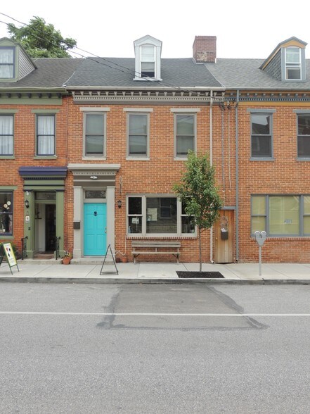 More Photos Of 122 E King St, York General Retail For Lease