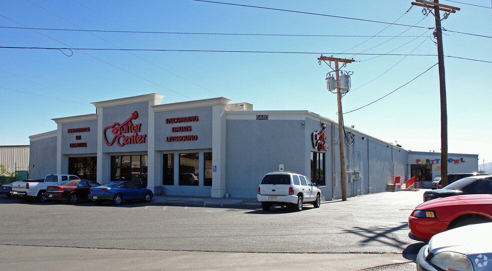 Primary Photo Of 6440 Gateway Blvd E, El Paso Freestanding For Lease