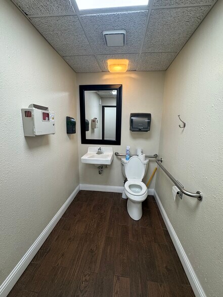More Photos Of 1010 N Belt Line Rd, Mesquite Medical For Lease