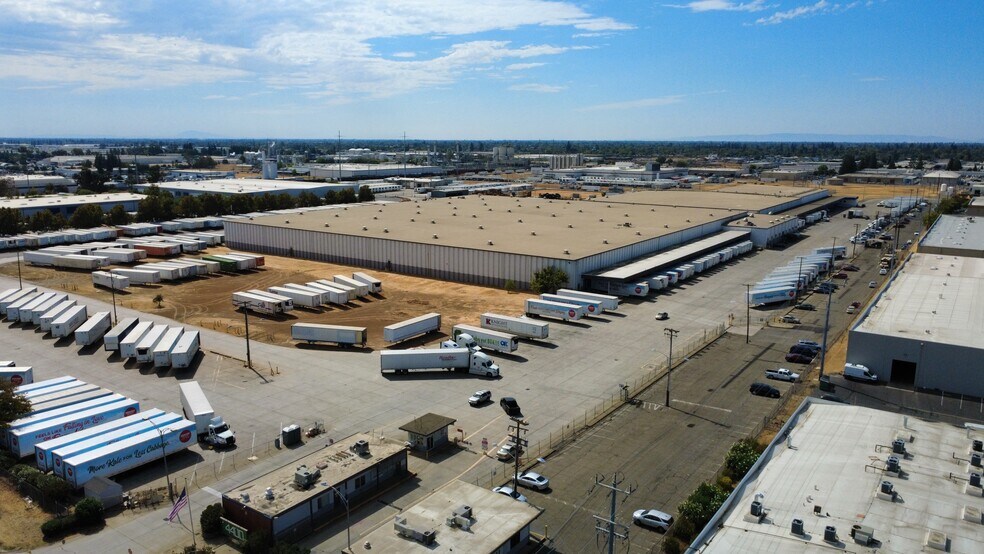 Primary Photo Of 4400 Florin Perkins Rd, Sacramento Distribution For Lease