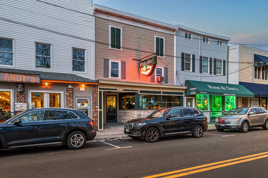 More Photos Of 30-32 Front St, Greenport Storefront Retail Residential For Sale