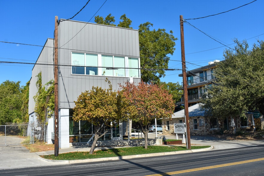 More Photos Of 1632 S 1st St, Austin Office For Lease