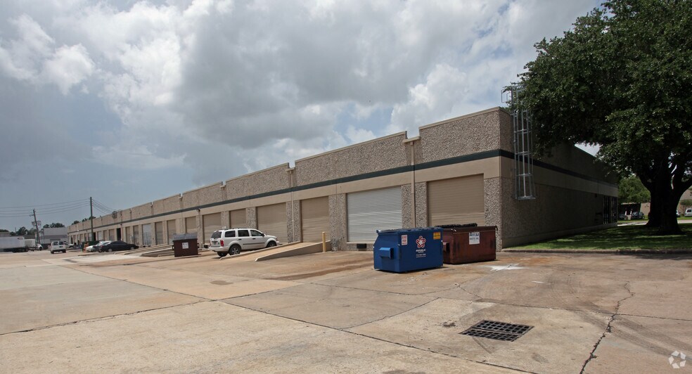More Photos Of 4545 Pine Timbers St, Houston Unknown For Lease