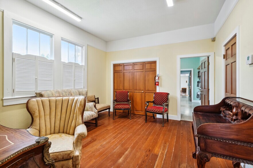 More Photos Of 8704 Oak St, New Orleans Office For Lease