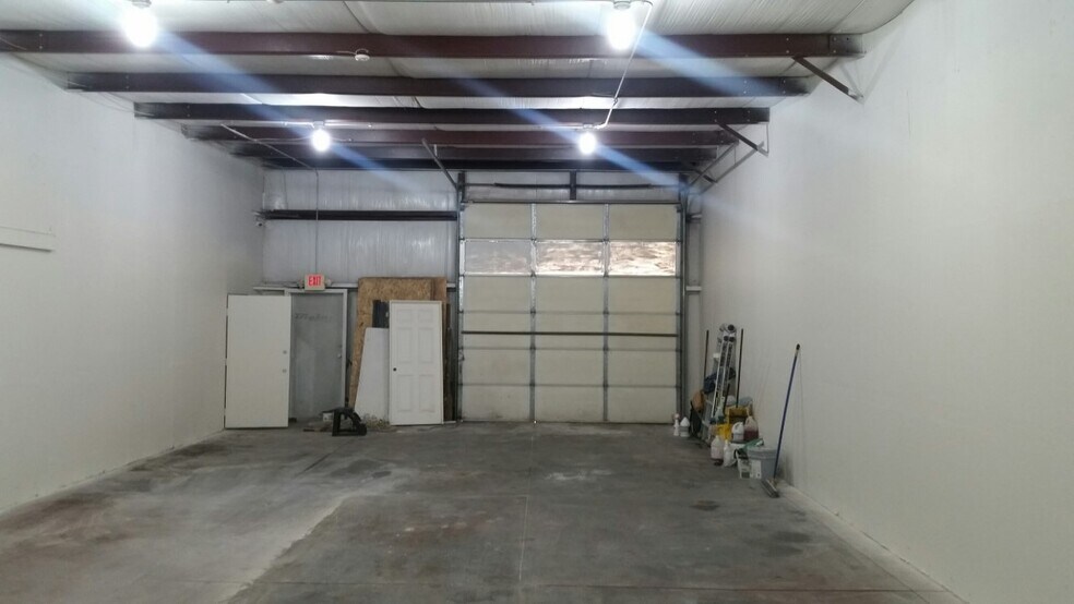 More Photos Of 11529-11531 Portal Rd, La Vista Warehouse For Lease