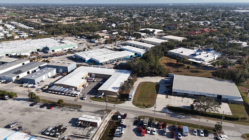 More Photos Of 102 James St, Venice Self Storage For Sale