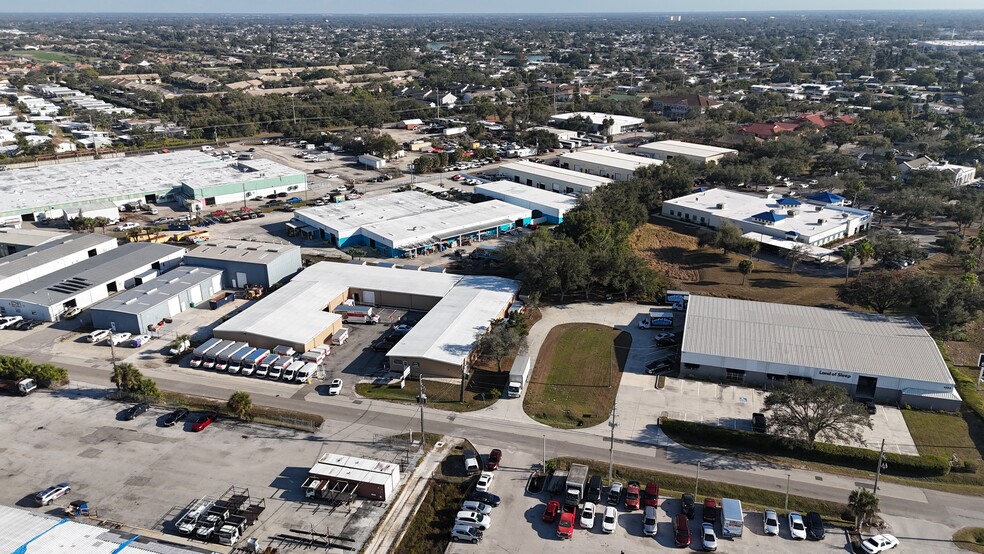 More Photos Of 102 James St, Venice Self Storage For Sale