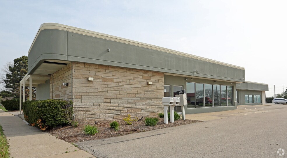 More Photos Of 8700 Durand Ave, Sturtevant Storefront For Lease