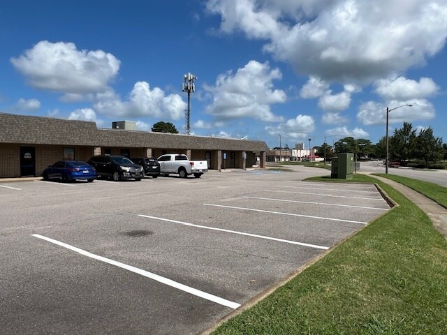 More Photos Of 4696-4698 Honeygrove Rd, Virginia Beach Daycare Center For Lease