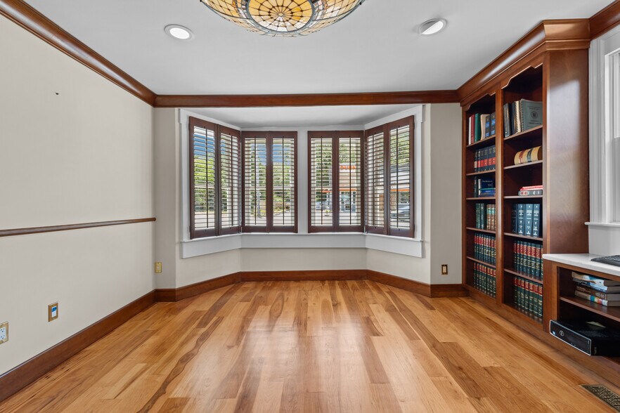 More Photos Of 2695 Hartford Ave, Johnston Office For Lease
