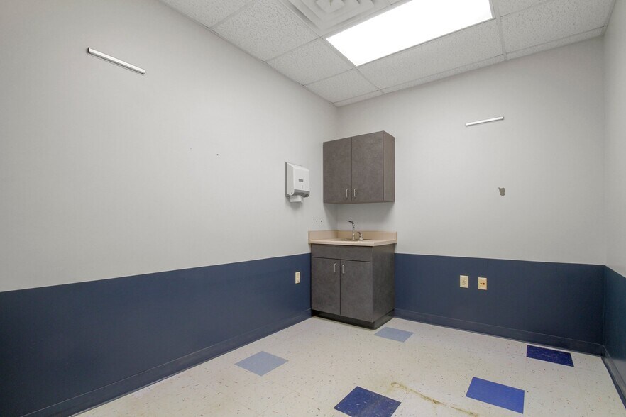 More Photos Of 3100 Independence Sq, West Plains Medical For Lease