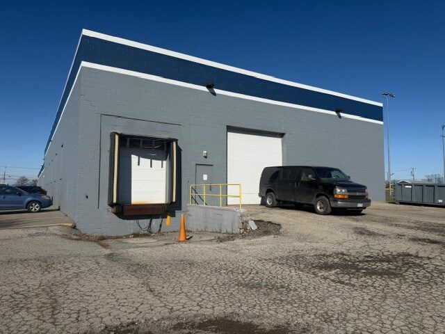 More Photos Of 1975 Wehrle Dr, Williamsville Warehouse For Lease
