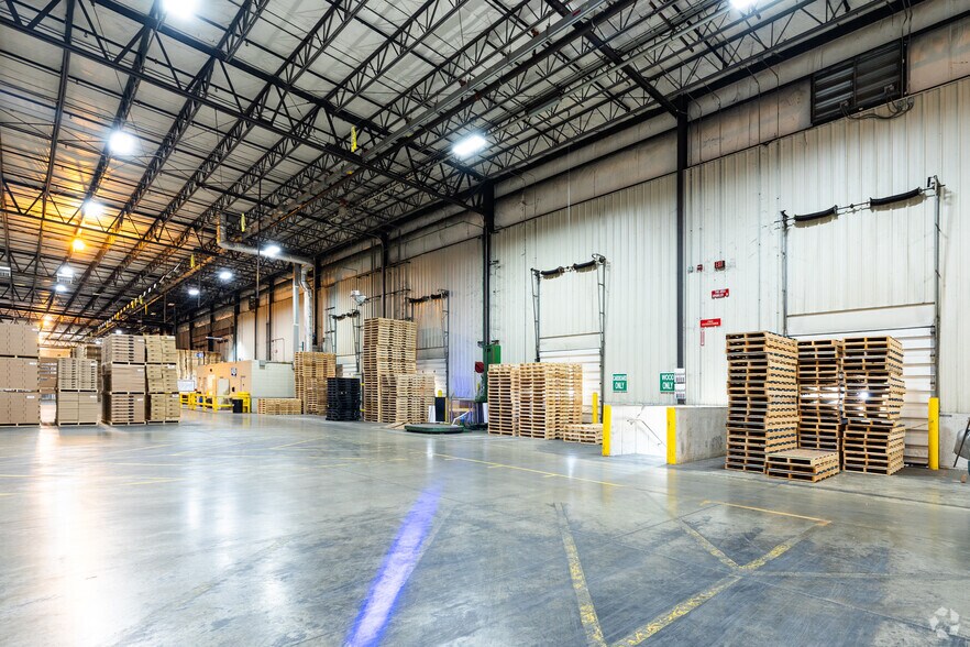 More Photos Of 1001 E Lutz Rd, Archbold Distribution For Sale