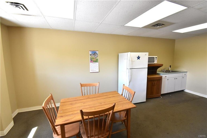 More Photos Of 31 Madison Blvd, Canastota Manufacturing For Lease