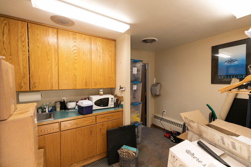 More Photos Of 401 Milwaukee Ave, Deer Lodge Office For Sale