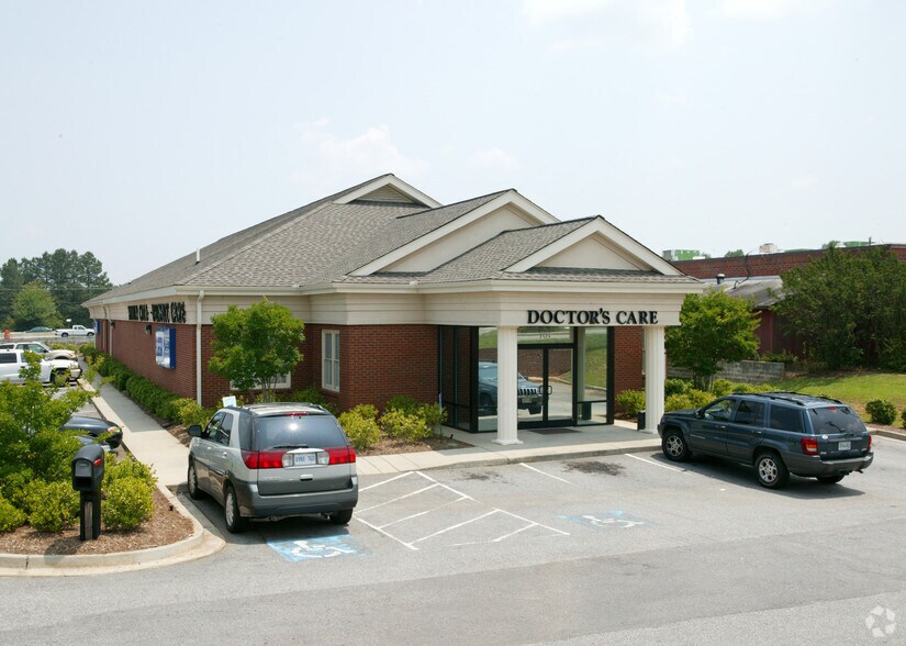 More Photos Of 701 Congaree Rd, Greenville Medical For Lease