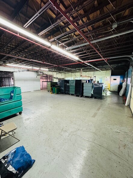 More Photos Of 426 W 4th St, London Warehouse For Sale