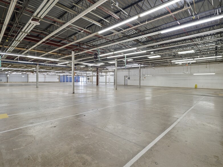 More Photos Of 857 Willow Cir, Hagerstown Manufacturing For Lease