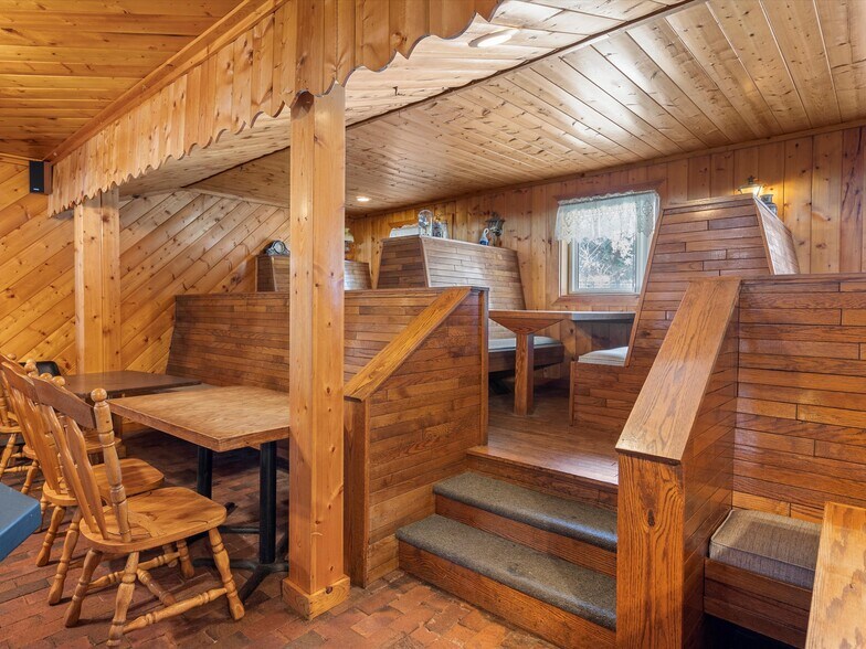 More Photos Of 900 S Highway 39, Huntsville Restaurant For Sale