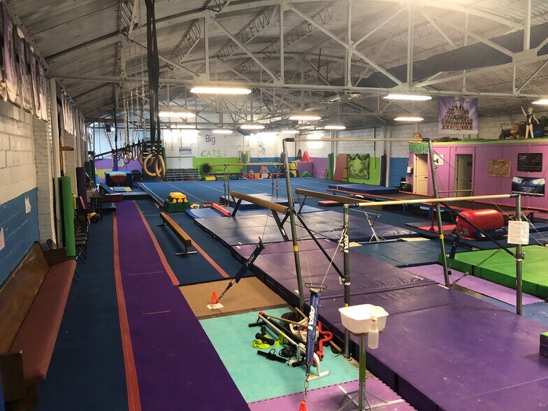 More Photos Of 135 S Ohio Ave, Atoka Flex For Lease