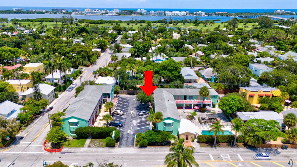 Primary Photo Of 320 N Federal Hwy, Lake Worth Hotel For Sale