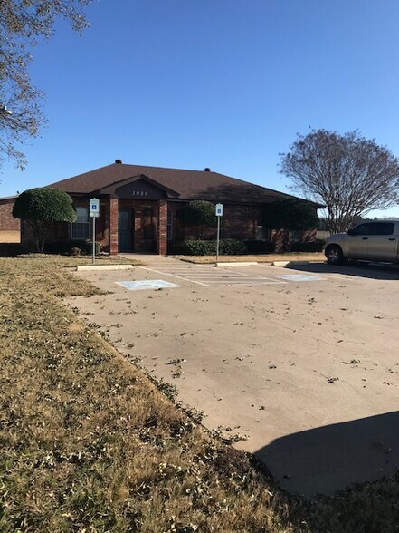 More Photos Of 3080 Highway Byp W, Midlothian Office For Sale