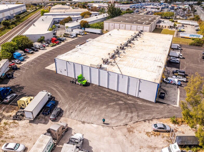 More Photos Of 500 NE 185th St, Miami Refrigeration Cold Storage For Lease