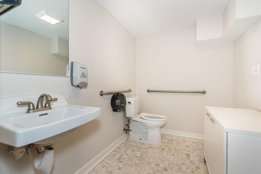 More Photos Of 10 Lackawanna Plz, Montclair Storefront Retail Office For Lease