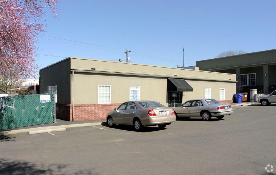 More Photos Of 1310 SW 17th Ave, Portland Office For Lease