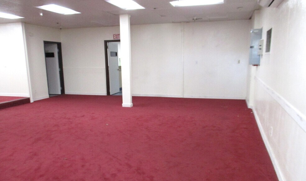More Photos Of 9900-9904 S Central Ave, Los Angeles Schools For Lease