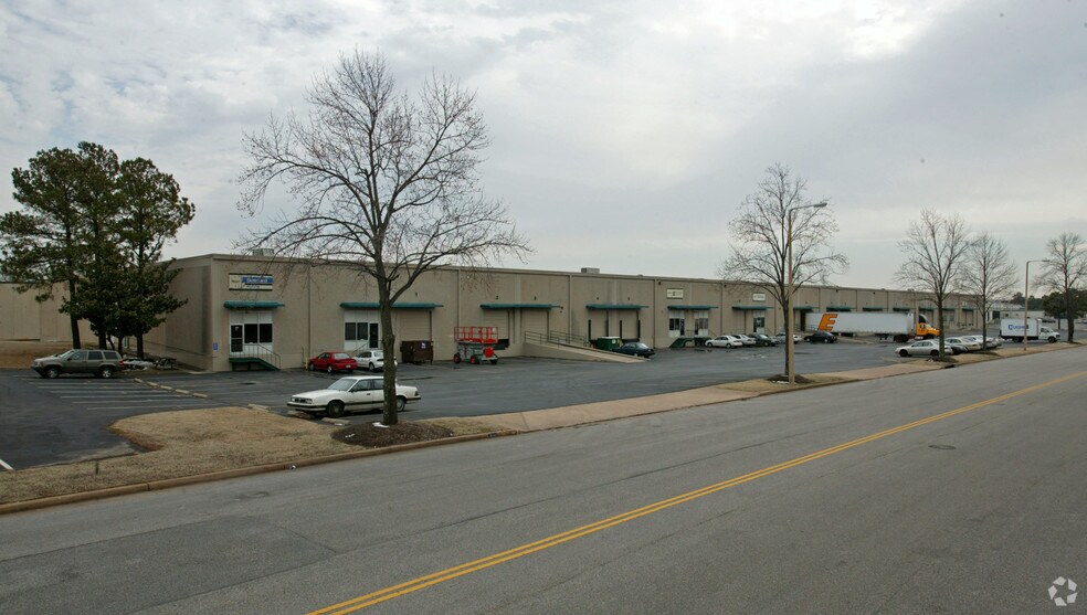 More Photos Of 3860-3892 Delp St, Memphis Distribution For Lease