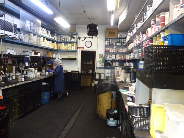 More Photos Of 3146 Marion St, Laureldale Manufacturing For Sale