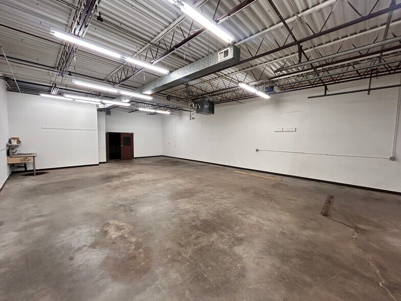More Photos Of 10650 County Rd 81, Maple Grove Industrial For Lease