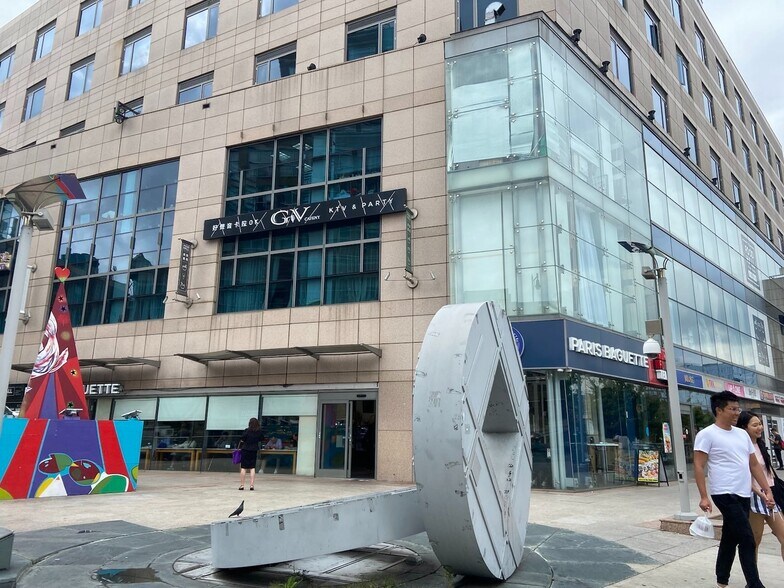 More Photos Of 38-25 38-25 Main Street, Flushing Office Residential For Sale