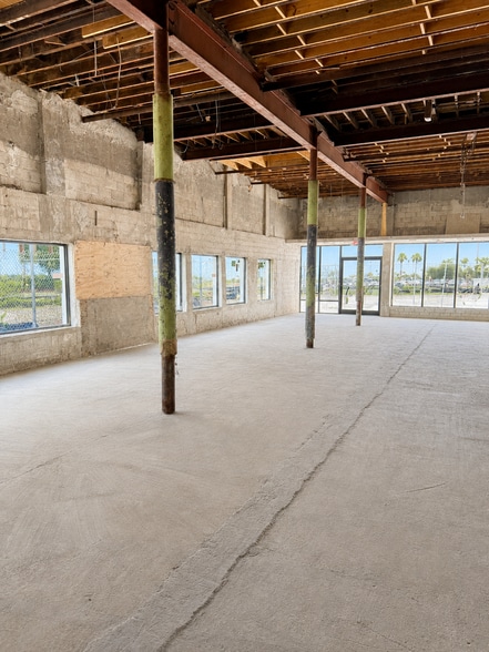 More Photos Of 2814 Collins Ave, Miami Beach Apartments For Lease