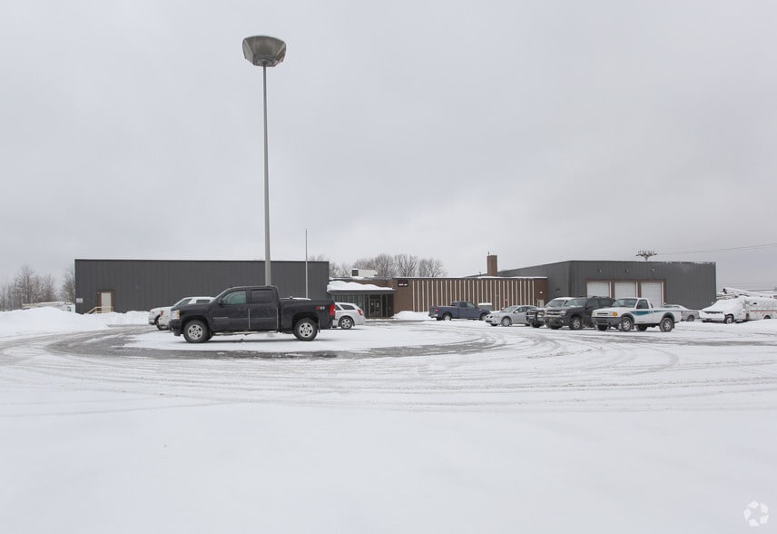 More Photos Of 395 Industrial Park Rd, Johnstown Specialty For Lease