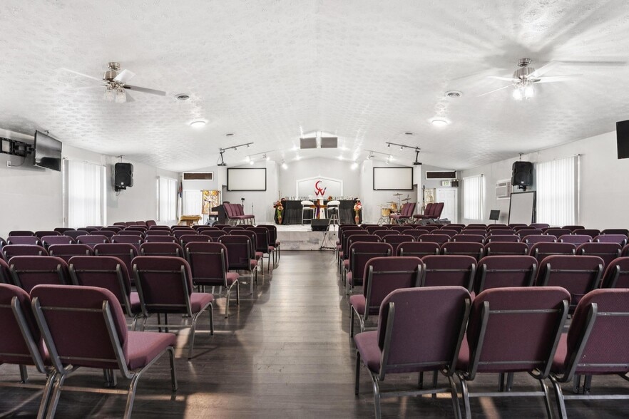 More Photos Of 8340 Pippin Rd, Cincinnati Specialty For Sale