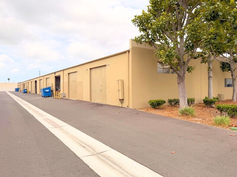 More Photos Of 3602-3628 W Pendleton Ave, Santa Ana Manufacturing For Lease