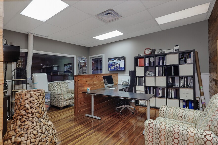 More Photos Of 32206 Tamina Rd, Magnolia Office For Lease