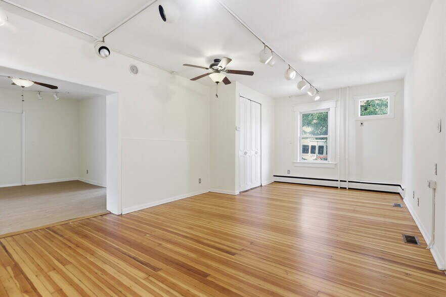 More Photos Of 168 White Horse Ave, Hamilton Office For Sale