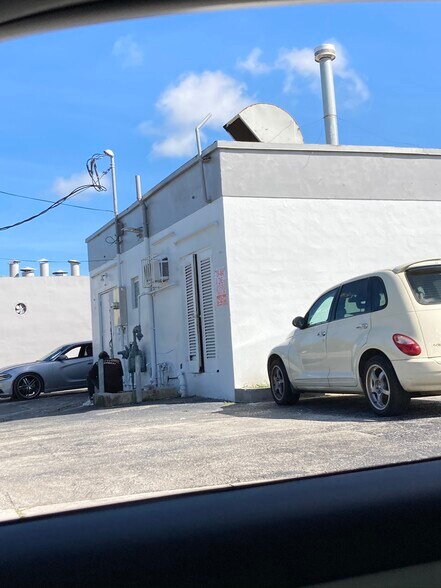 More Photos Of 9595 SW 160th St, Miami Freestanding For Sale