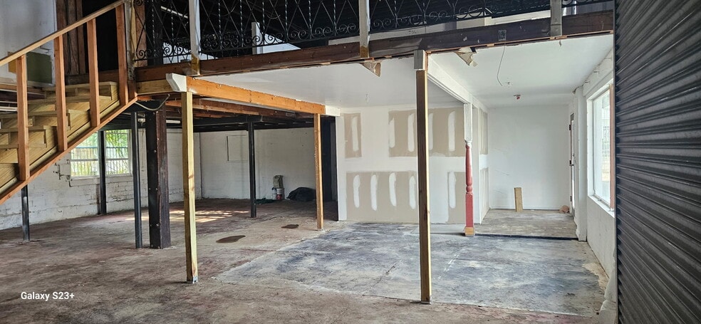 More Photos Of 1502 Columbus Dr, Tampa Auto Repair For Sale
