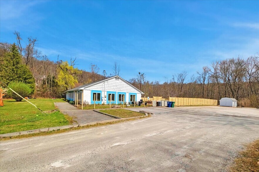 More Photos Of 4 Glenna Dr, Carmel Specialty For Sale