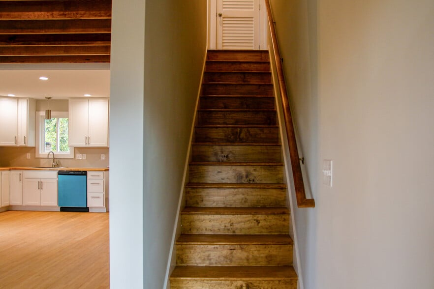More Photos Of 108 Lager Ln, Asheville Apartments For Sale