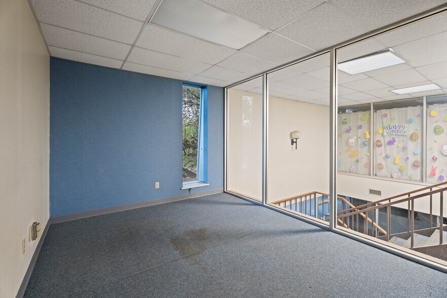 More Photos Of 3305 66th St, Lubbock Office For Sale