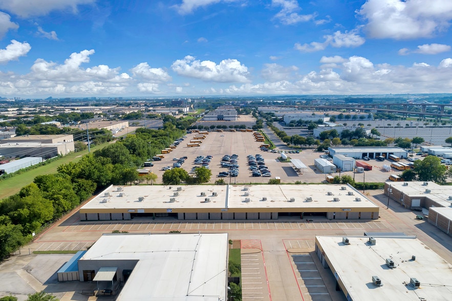 More Photos Of 2526 Manana Dr, Dallas Unknown For Lease